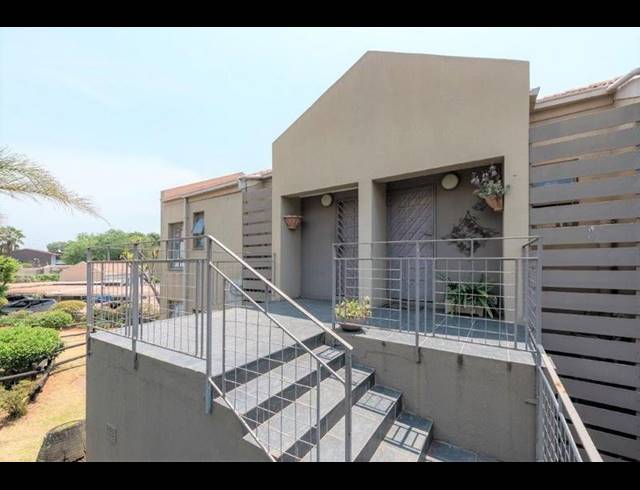 2 BEDROOM TOWNHOUSE FOR SALE IN BEDFORD GARDENS